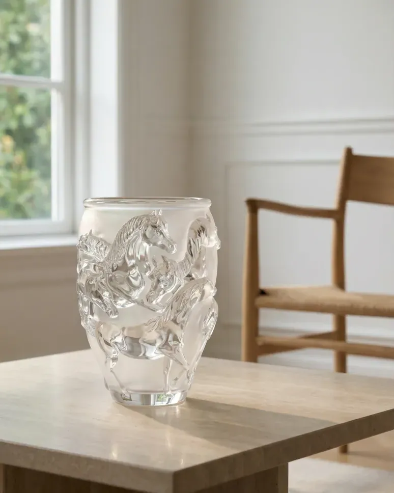 Clear crystal vase with frosted relief detail