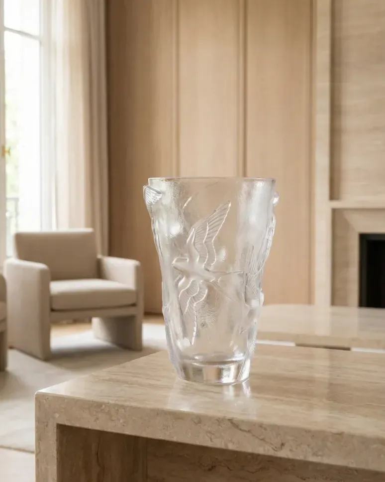 Clear crystal vase with sculpted frosted panels